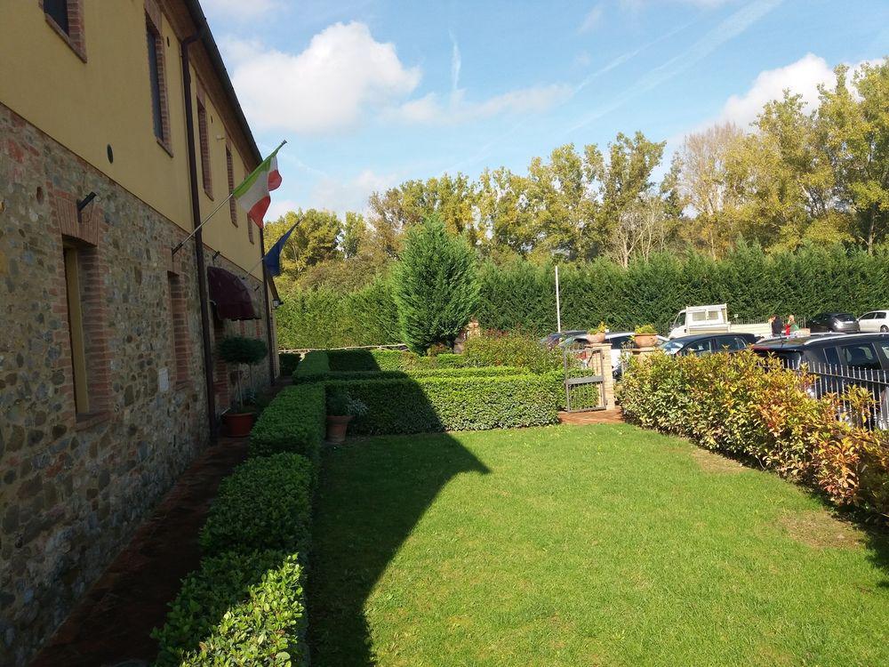 Oasi Del Grillo Aparthotel Castelnuovo Berardenga Eksteriør bilde