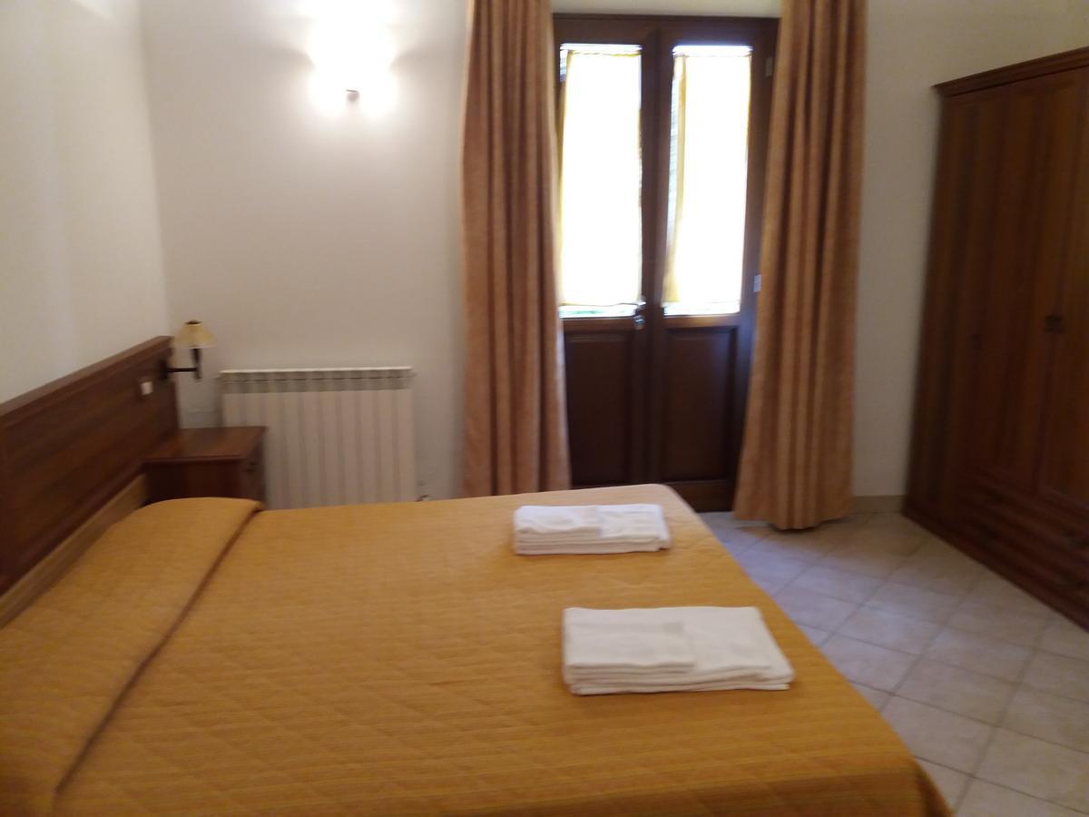 Oasi Del Grillo Aparthotel Castelnuovo Berardenga Eksteriør bilde